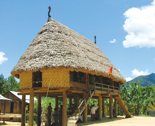 La maison Guol, un symbole culturel de l ethnie Co Tu